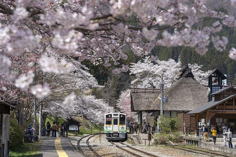 会津鉄道　湯野上温泉駅